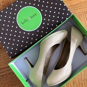Kelly & Katie nude pumps
